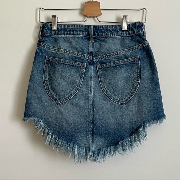 We The Free Blue Denim Frayed Hem Distressed 100% Cotton Mini Skirt Size 25 - Picture 2 of 10